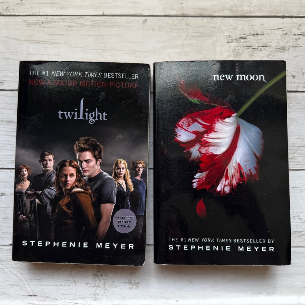 Twilight and New Moon Paperback Book Set by Stephanie Meyer
